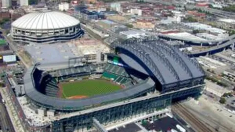 利物浦主场击败纽卡斯尔，索博斯洛伊助力胜利