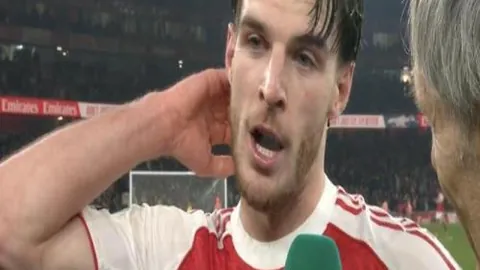 东契奇湖人首节发挥出色，7分7篮板4助攻领跑得分榜